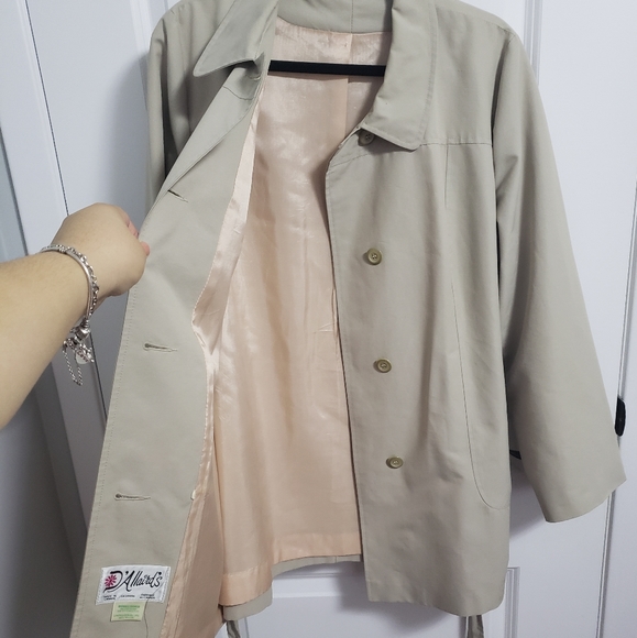 VINTAGE D'ALLAIRDS Belted Trench Coat - Picture 7 of 15